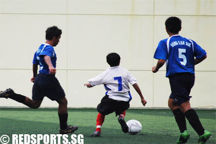 08_football_sss_vs_hkss11.jpg