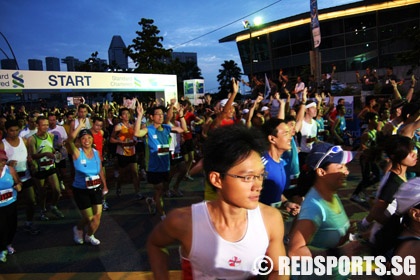 Singapore Marathon 2009 – A Picture Story « Red Sports. Always Game.