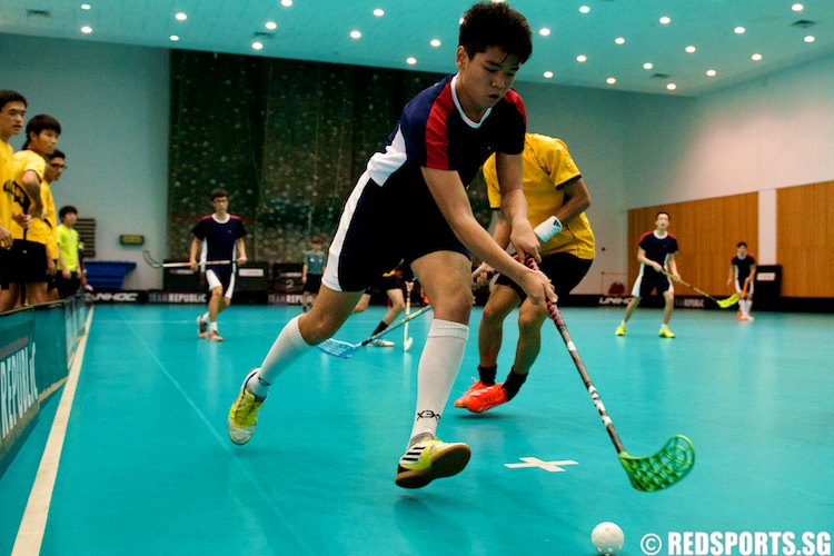 A YJC player controls the ball. (Photo 6 © Matthew Lau/Red Sports)