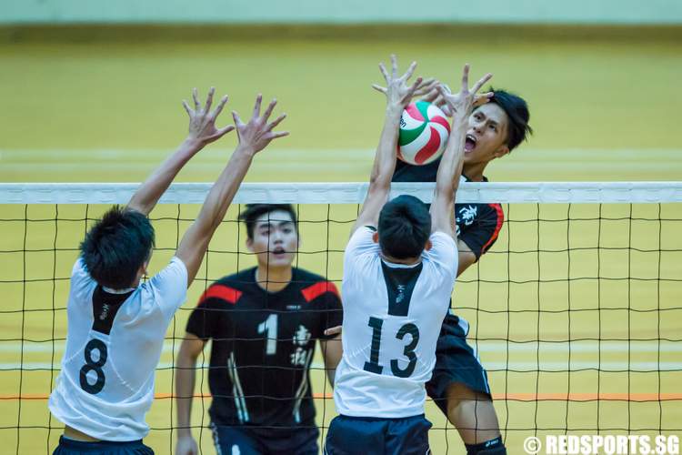 The spike by (NYJC #4) is blocked by (VJC #13).  (Photo 8 © Lim Yong Teck/Red Sports)