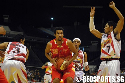 Singapore Slingers vs San Miguel Beerman