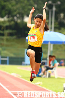 b-girls-triple-jump