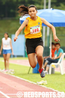 b-girls-triple-jump