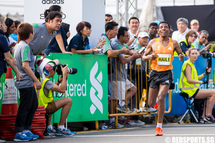 Standard Chartered Marathon Singapore 2014