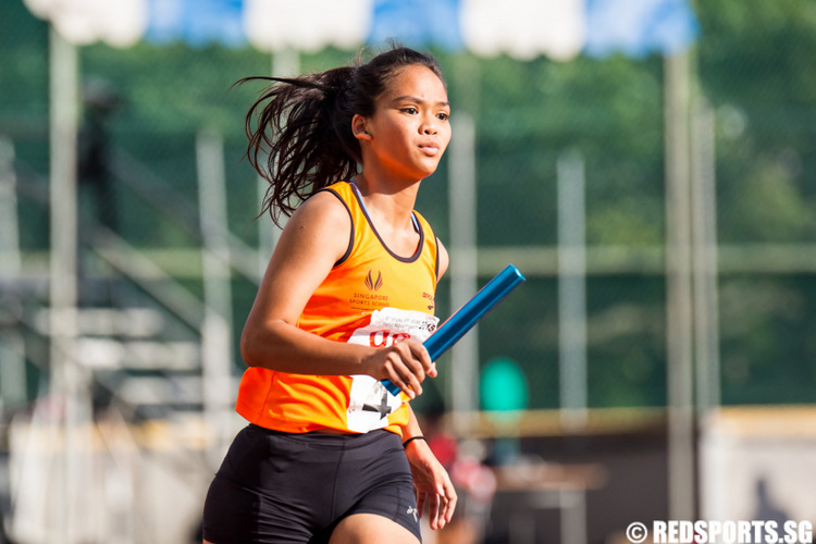 B Division girls' 4x400m relay