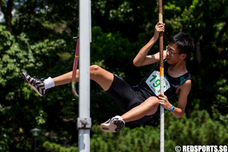 C Division boys' pole vault