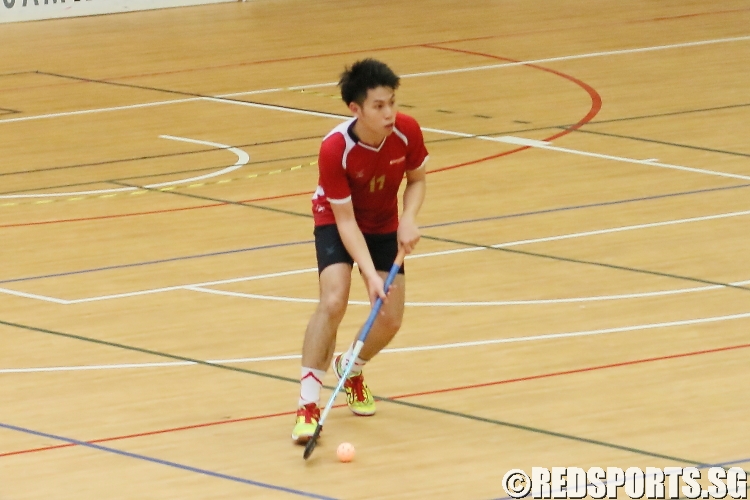 Samuel Tan (TP #11) looking to pass. (Photo  © REDintern Dylan Chua and REDintern Chan Hua Zheng) 