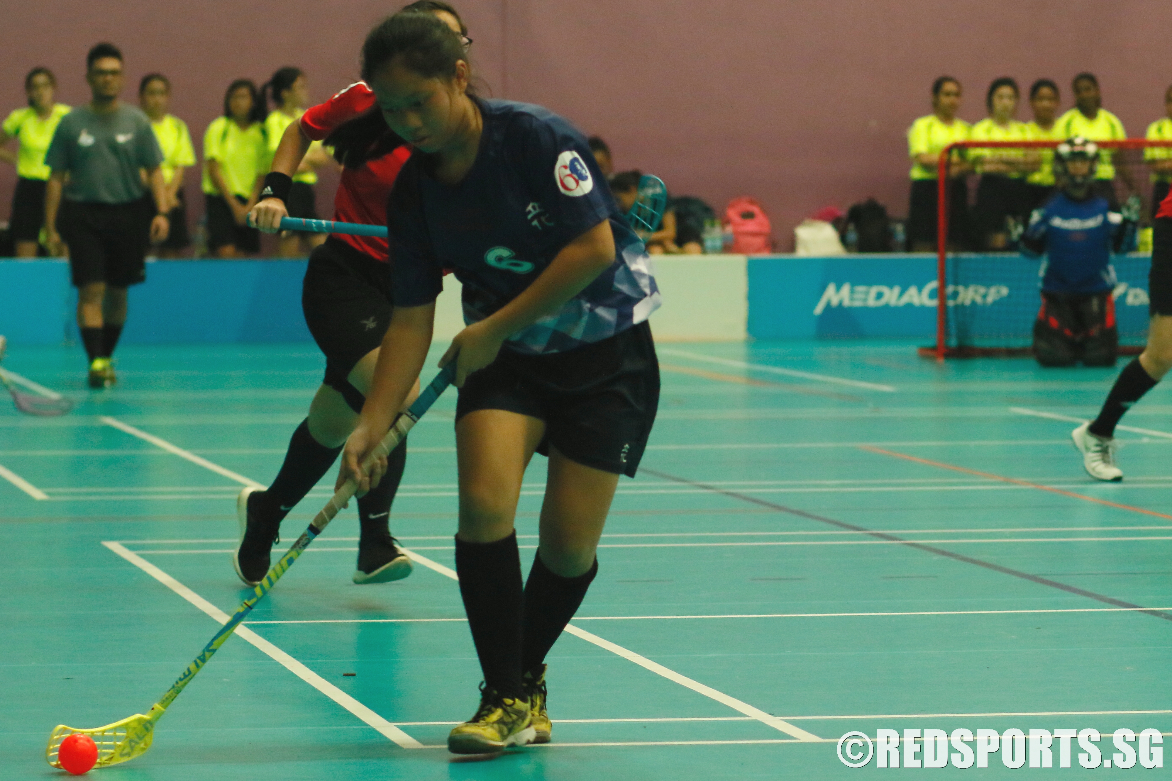 Heng Ying Ying (RV #6) dribbling upcourt on offense. (Photo  © REDintern Chan Hua Zheng)