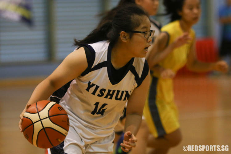 Gina (Yishun #14) calls for her teammates. (Photo 8 © REDintern Chua Kai Yun)