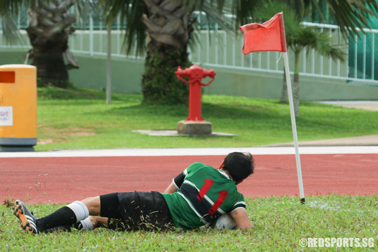 Javille Goh (RI #11) scored the final try of the game, closing the play in victory with the score 17-10. (Photo 12 © REDintern Chua Kai Yun)