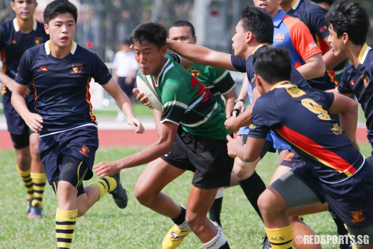 Shawn Goh (RI #33) breaks through ACS(BR) defence. (Photo 4 © REDintern Chua Kai Yun)