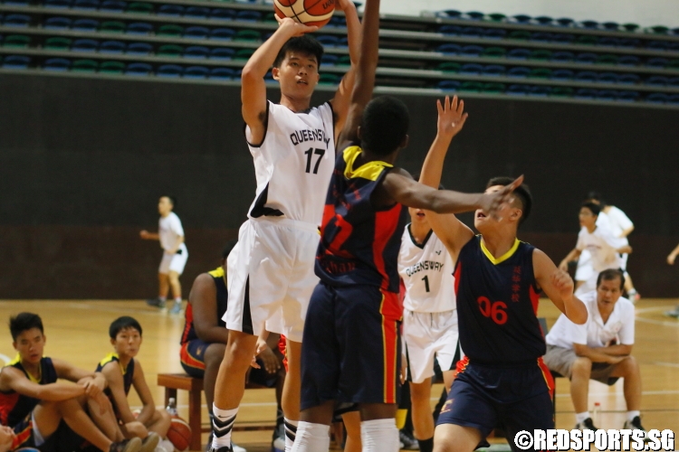 #17 of Queensway pulls up for a shot. He scored 7 points in the game. (Photo  © Chan Hua Zheng/Red Sports)