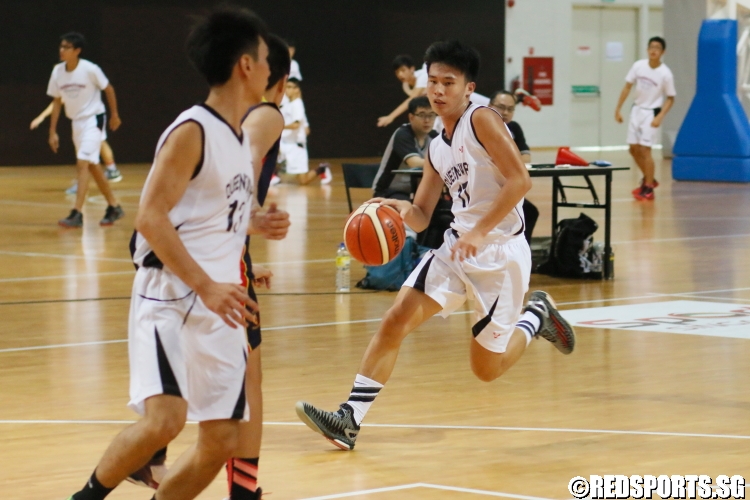 #17 of Queensway driving to the hoop. (Photo  © Chan Hua Zheng/Red Sports)