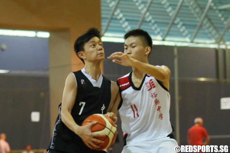 #7 of CCHMS on his way to the hoop. He scored a game-high 15 points. (Photo 1 © Dylan Chua/Red Sports)