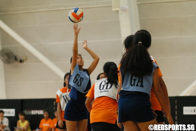 Xanthia Lye (SCGS GS) takes a shot. (Photo 8 © Dylan Chua/Red Sports)