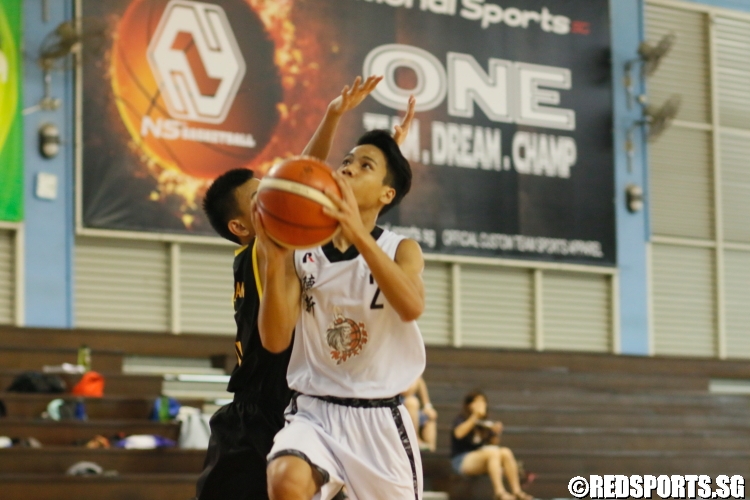 Sim Xuan (NV #2) going for a layup on a fast break. (Photo  © Chan Hua Zheng/Red Sports)