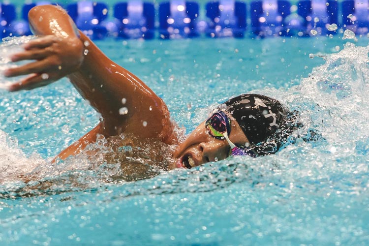 Christian Low swims in the mens' 1500m freestyle event at the 47th Singapore National Age Group Swimming Championships. (Photo © Soh Jun Wei/Red Sports)