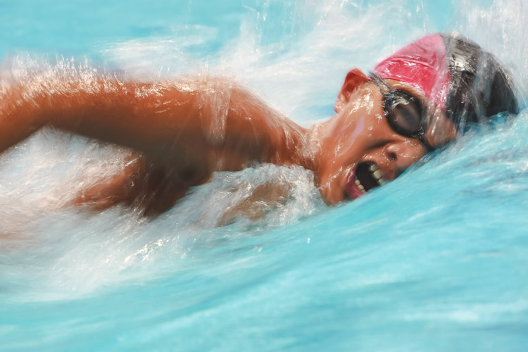 Ephraim Tan swims in the mens' 1500m freestyle event at the 47th Singapore National Age Group Swimming Championships. (Photo © Soh Jun Wei/Red Sports)