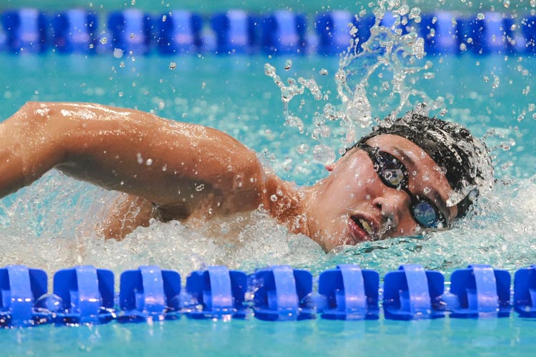 Michael Yong swims in the mens' 1500m freestyle event at the 47th Singapore National Age Group Swimming Championships. (Photo © Soh Jun Wei/Red Sports)