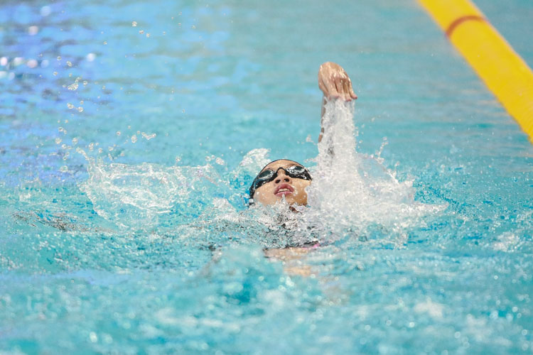 Bonnie Yeo swims in the Girls 11-12 Year Olds 200m Backstroke at the 47th Singapore National Age Group Swimming Championships. She finished second in the Girls 12 Year Old group with a timing of 2:37.81. (Photo 5 © Soh Jun Wei/Red Sports)