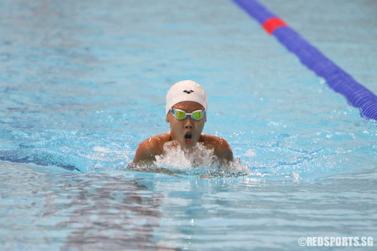 Ng Yi Wang in action during the 100m breaststroke race. He finished fourth among the 10 year olds with a timing of 1:30.40. (Photo 7 © Chua Kai Yun/Red Sports)