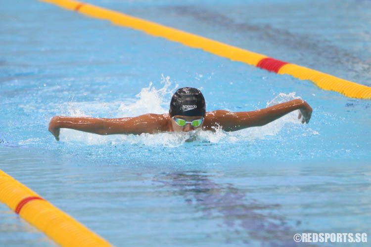 Ephraim Tan completing his 200m butterfly race. He finished first among the 11 year olds with a timing of 2:25.10. (Photo 1 © Chua Kai Yun/Red Sports)