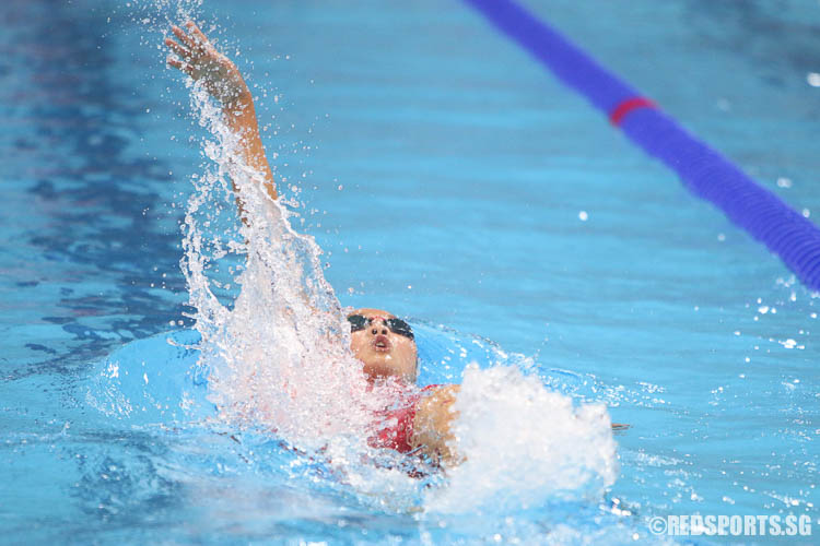 Sydney Chun, 14, starting off her backstroke leg in the women's 200 IM event. She finished third in the 13-14 age group with a timing of 2:29.75.(Photo © Chua Kai Yun/Red Sports)