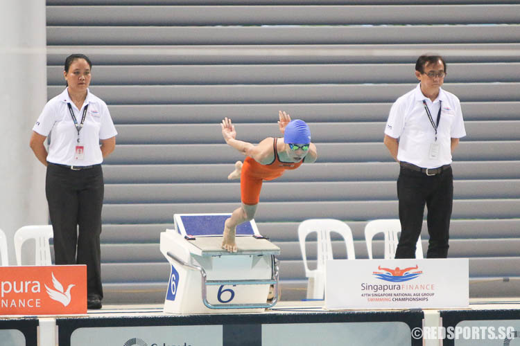 Gan Ching Hwee, 13, starting off her 50m freestyle race. She finished fourth in the 13-14 age group with a timing of 28.10s. (Photo © Chua Kai Yun/Red Sports)