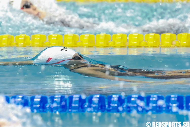 Darra Quek surfacing during her 50m backstroke 15 and over 'C' finals at the 47th Singapore National Age Group Swimming Championships. (Photo © Soh Jun Wei/Red Sports)