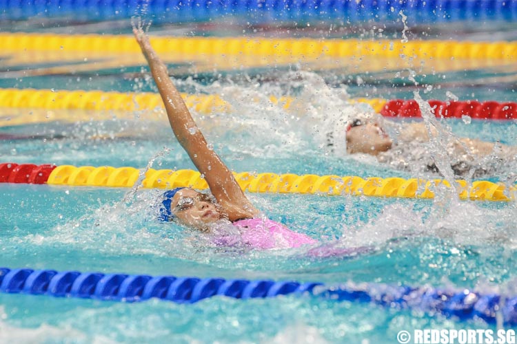 Faith Khoo in action during her 50m backstroke 13-14 'A' final at the 47th Singapore National Age Group Swimming Championships. She came in second among 13-14 year olds with a timing of 31.57s. (Photo © Soh Jun Wei/Red Sports)