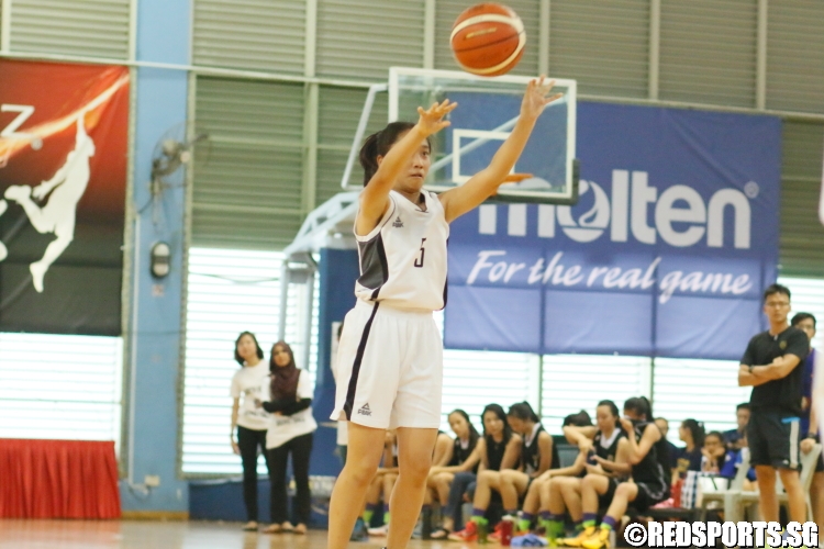 Larissa Lim (SCGS #5) fires a three. (Photo  © Chan Hua Zheng/Red Sports)