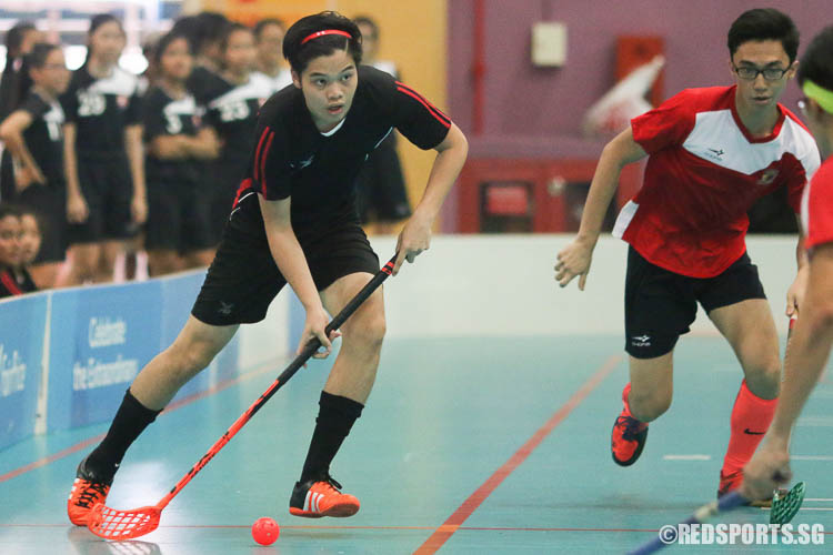 Heng Aik Chong (TPJC #2) looks to pass. (Photo © Chua Kai Yun/Red Sports)