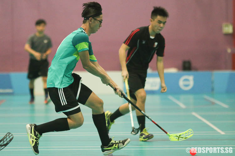 Andrew Hong (TJC #20) controls the ball against NJC. (Photo © Chua Kai Yun/Red Sports)