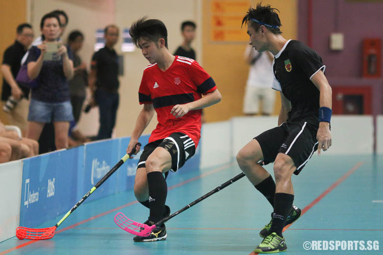 Sean Tay (HCI #7) controls the ball against RI. (Photo © Chua Kai Yun/Red Sports)