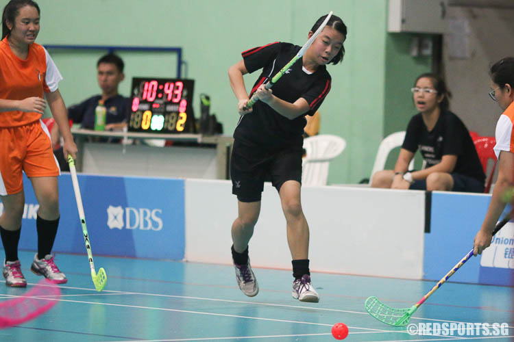 Belle Tan (TPJC #31) attempts a shot. (Photo © Chua Kai Yun/Red Sports)