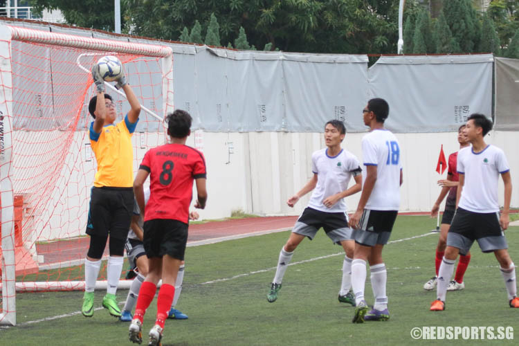 Linoel Tiong (St. Patrick's #1) saves. (Photo © Chua Kai Yun/Red Sports)