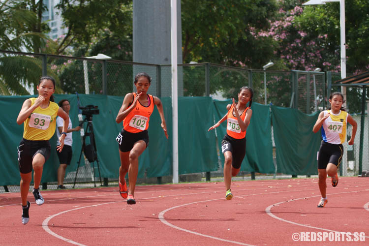 Nur Ria Isabelle (#102) clinched gold with a timing of 26.85s. Nurul Insyirah (#103) and Bernice Liew (#407) take home silver and bronze respectively, with Emily Ong (#93) coming in fourth. (Photo © Chua Kai Yun/Red Sports)