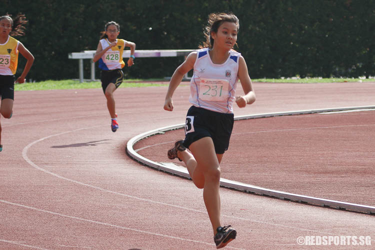 Apeland Keira Mingan (#231) of CHIJ Katong Convent takes home gold with a timing of 01:03.44. (Photo © Chua Kai Yun/Red Sports)