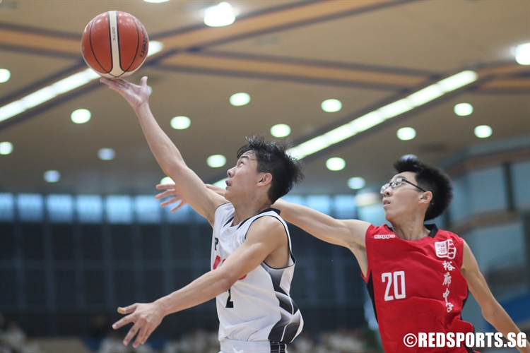 Ryan Hoa (US #2) rises for two on the fast break. (Photo 4 © Dylan Chua/Red Sports)