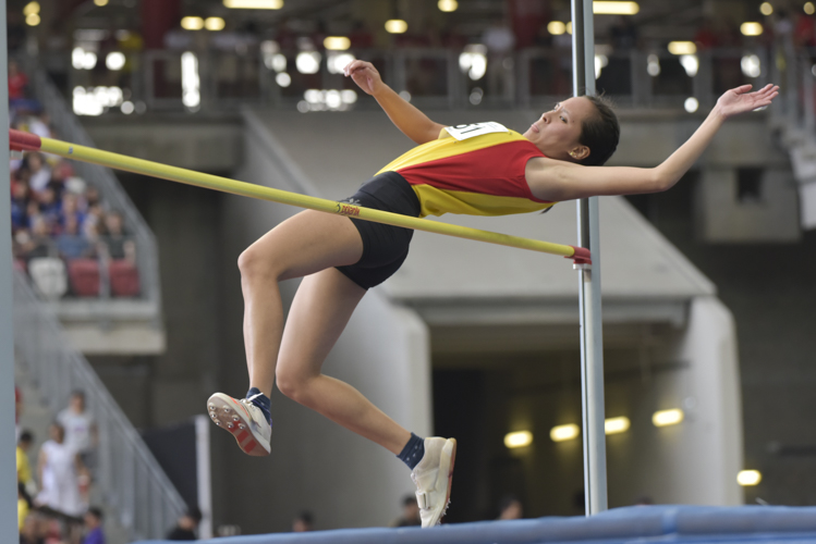 Jezebel Koh Xin Yun (#251) of Hwa Chong Institution could not continue her streak after winning gold for three years in a row. She finished with a height of 1.54m but as she took more attempts to clear the height, she did not medal in the competition. (Photo 1 © Stefanus Ian/Red Sports)