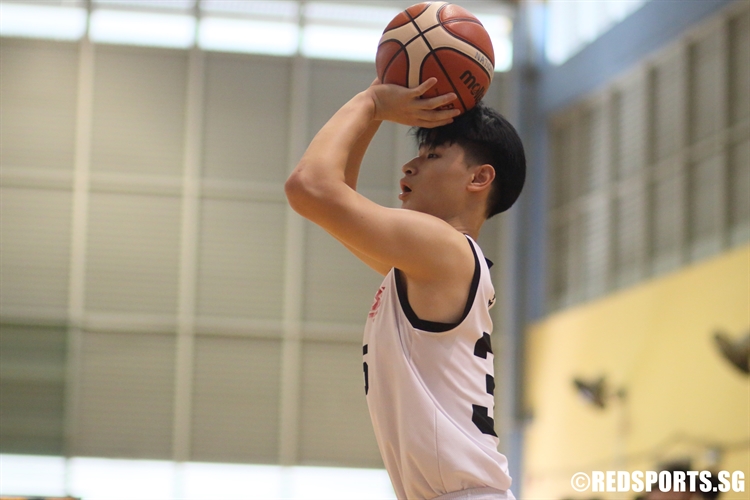 Vernen Lim (HCI #35) pulls up for a corner three. (Photo  © Chan Hua Zheng/Red Sports)