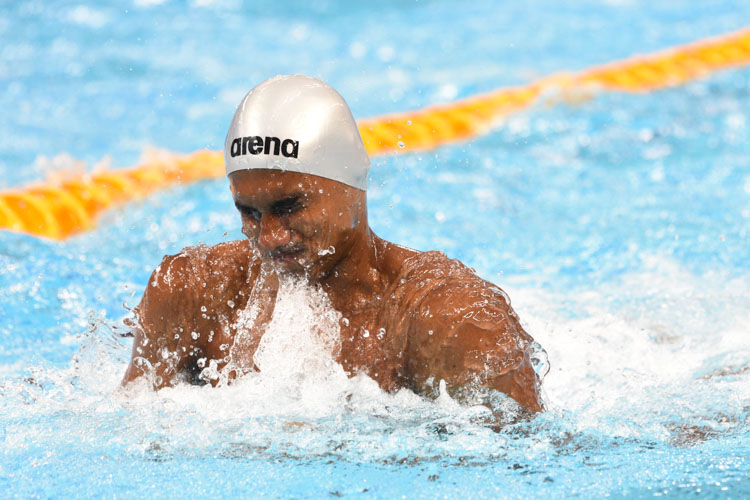 Likith Selvaraj Prema swam all of his 50m breaststroke races without his goggles. He finished fourth in his semi final with a time of 28.98s. (Photo 1 © Stefanus Ian/Red Sports)