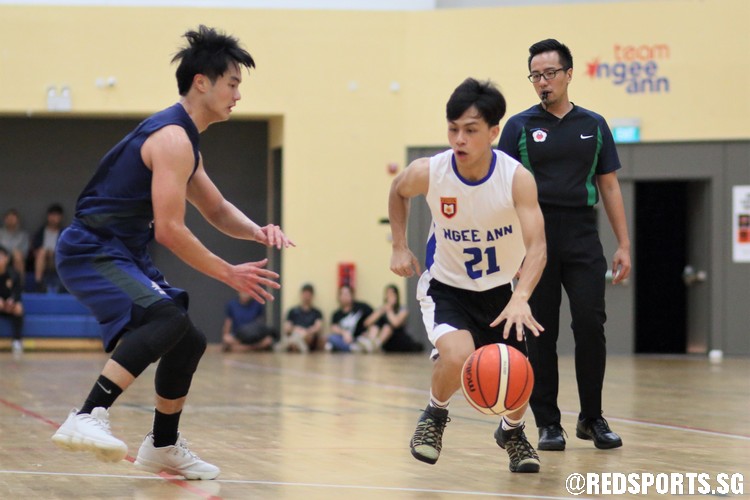 Wu Ming Ming (NP #21) blows by his defender on a drive. (Photo  © Chan Hua Zheng/Red Sports)