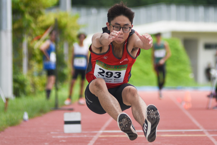 Chua Ding Zu of Temasek Polytechnic competing in the Men's Triple Jump Open event. (Photo © Stefanus Ian/Red Sports)