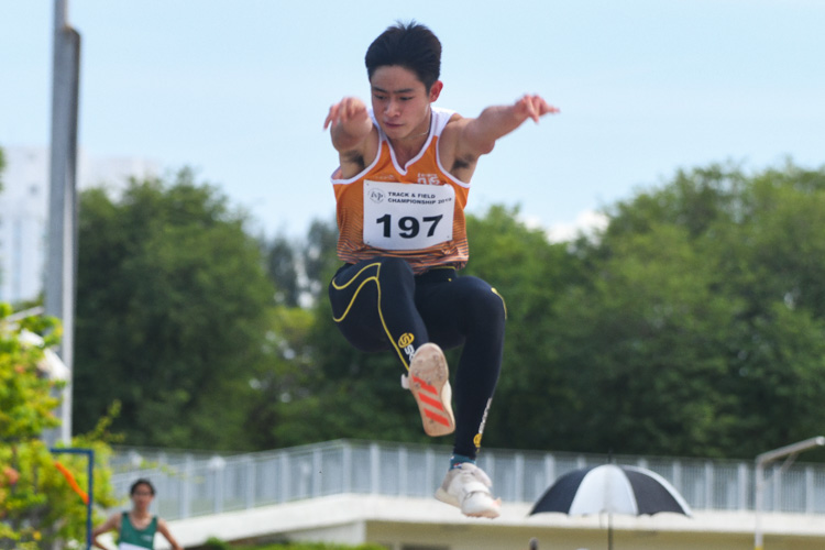 Joseph Zhao (#197) of NUS clinched silver in the Men's Triple Jump event with a distance of 14.11m. (Photo 1 © Stefanus Ian/Red Sports)