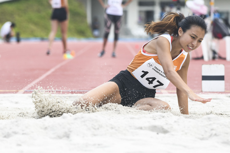 Estella Ng of NUS finished fourth in the Women's Long Jump event with a final distance of 4.63m. (Photo 1 © Stefanus Ian/Red Sports)
