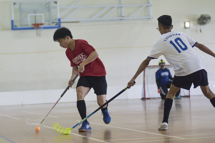 Catholic High swept past Yusof Ishak 18-2 to improve to a 4-0 win-loss record in the National B Division Floorball Championship. (Photo 1 © Iman Hashim/Red Sports)