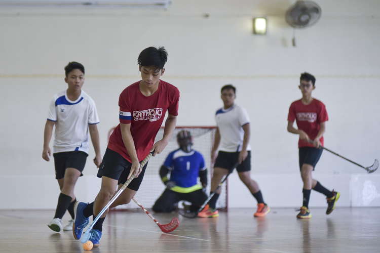 CHS captain Alexander Lim (#4) bringing the ball across court. (Photo 1 © Iman Hashim/Red Sports)