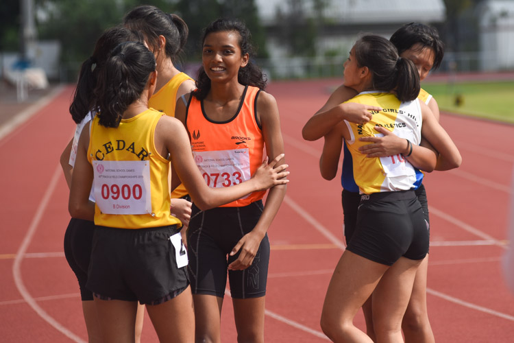 Competitors embrace after the final. (Photo 3 © Iman Hashim/Red Sports)