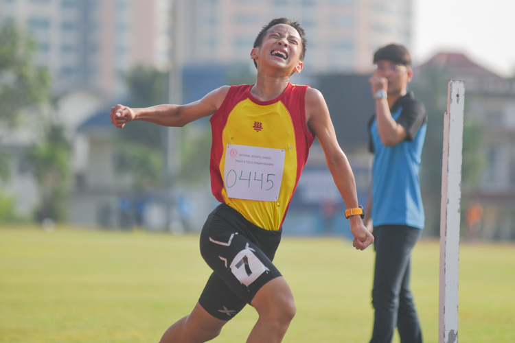 Jacon Tan (#445) led a 1-2 finish for Hwa Chong Institution in the C Division boys' 3000m final when he clocked 10:29.47 to strike gold. (Photo 11 © Iman Hashim/Red Sports)